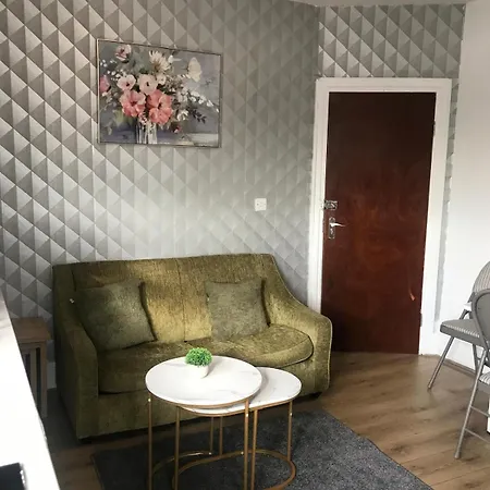 Aspire 1 Bedroom, 3 Single Beds Bristol Exterior photo