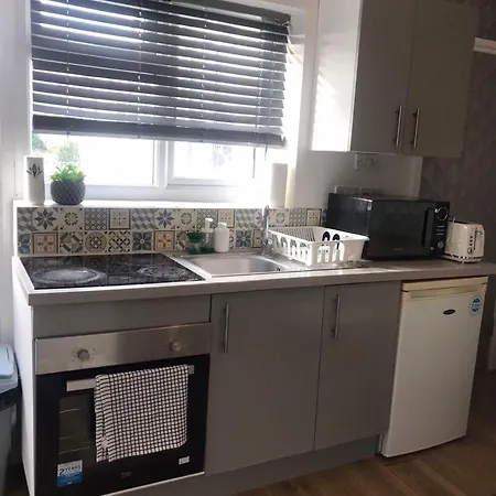 Aspire 1 Bedroom, 3 Single Beds Bristol Exterior photo