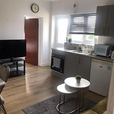 Aspire 1 Bedroom, 3 Single Beds Bristol Exterior photo