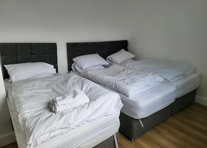 Aspire 1 Bedroom, 3 Single Beds