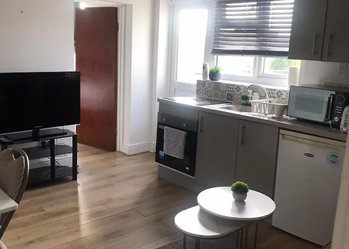 Aspire 1 Bedroom, 3 Single Beds