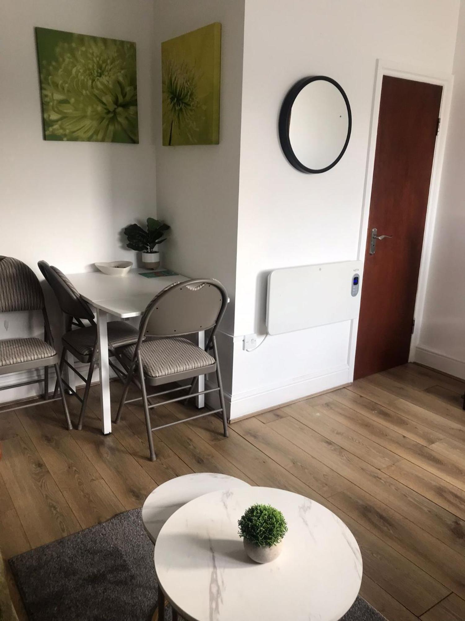 Aspire 1 Bedroom, 3 Single Beds Bristol