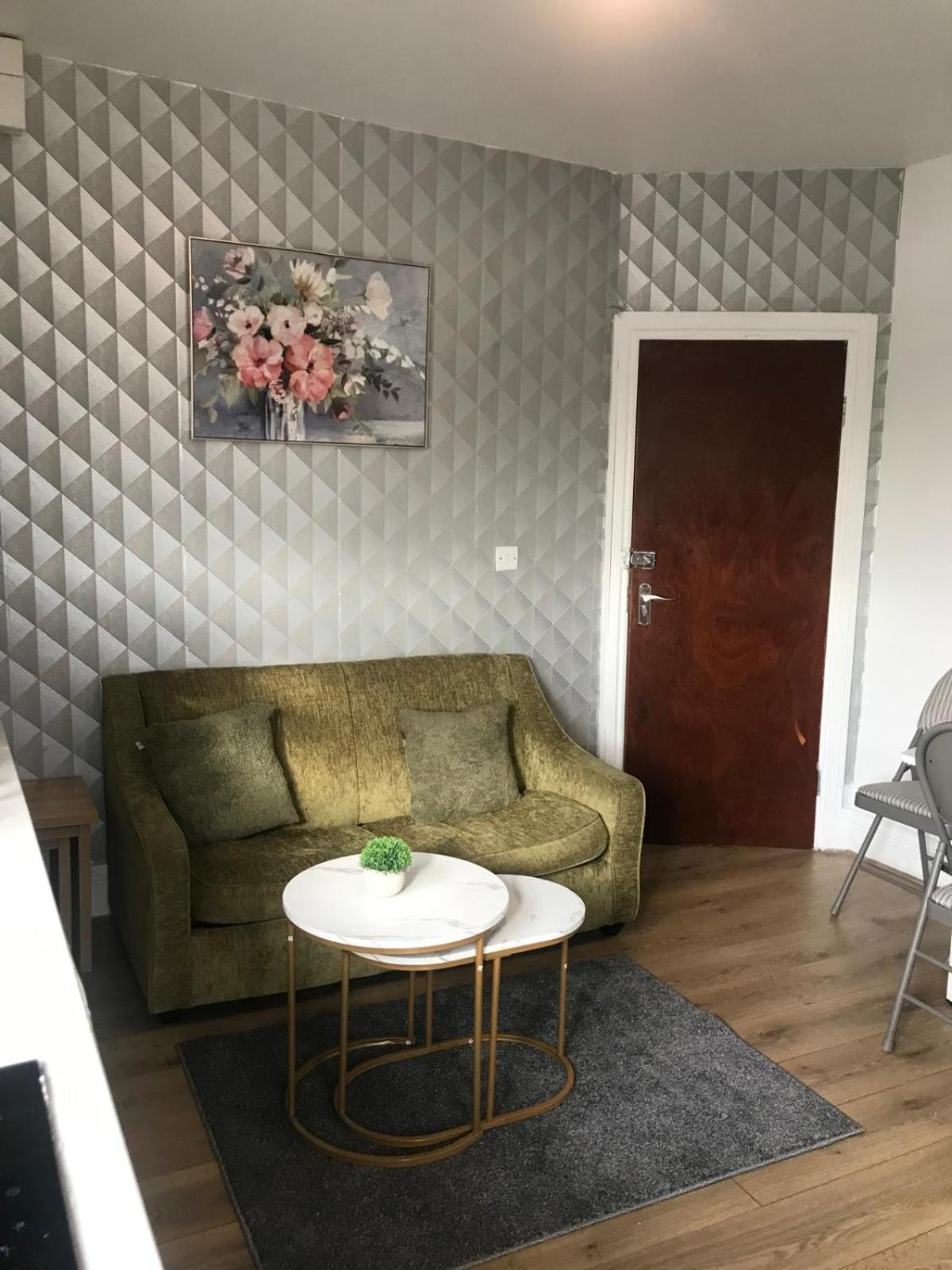 Apartment Aspire 1 Bedroom, 3 Single Beds Bristol